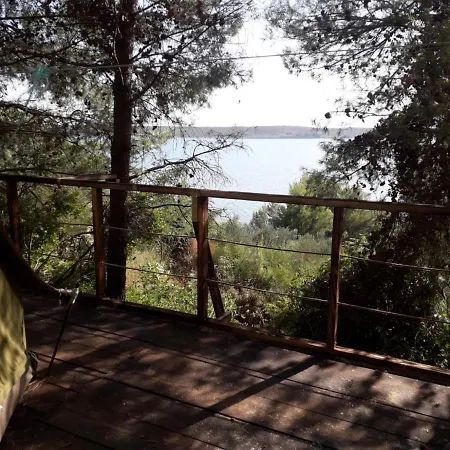 Zelt 4 Camp West Hébergement de vacances *