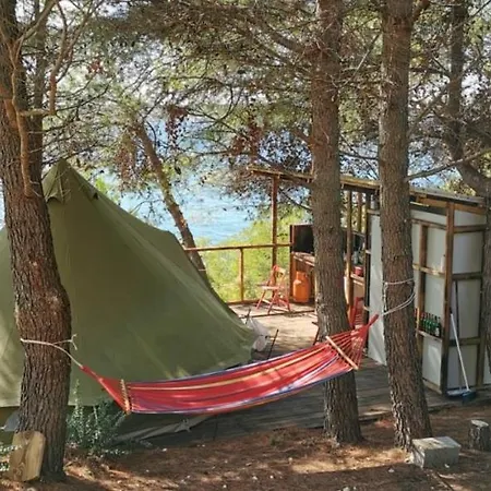 Hébergement de vacances Zelt 4 Camp West Ražanac